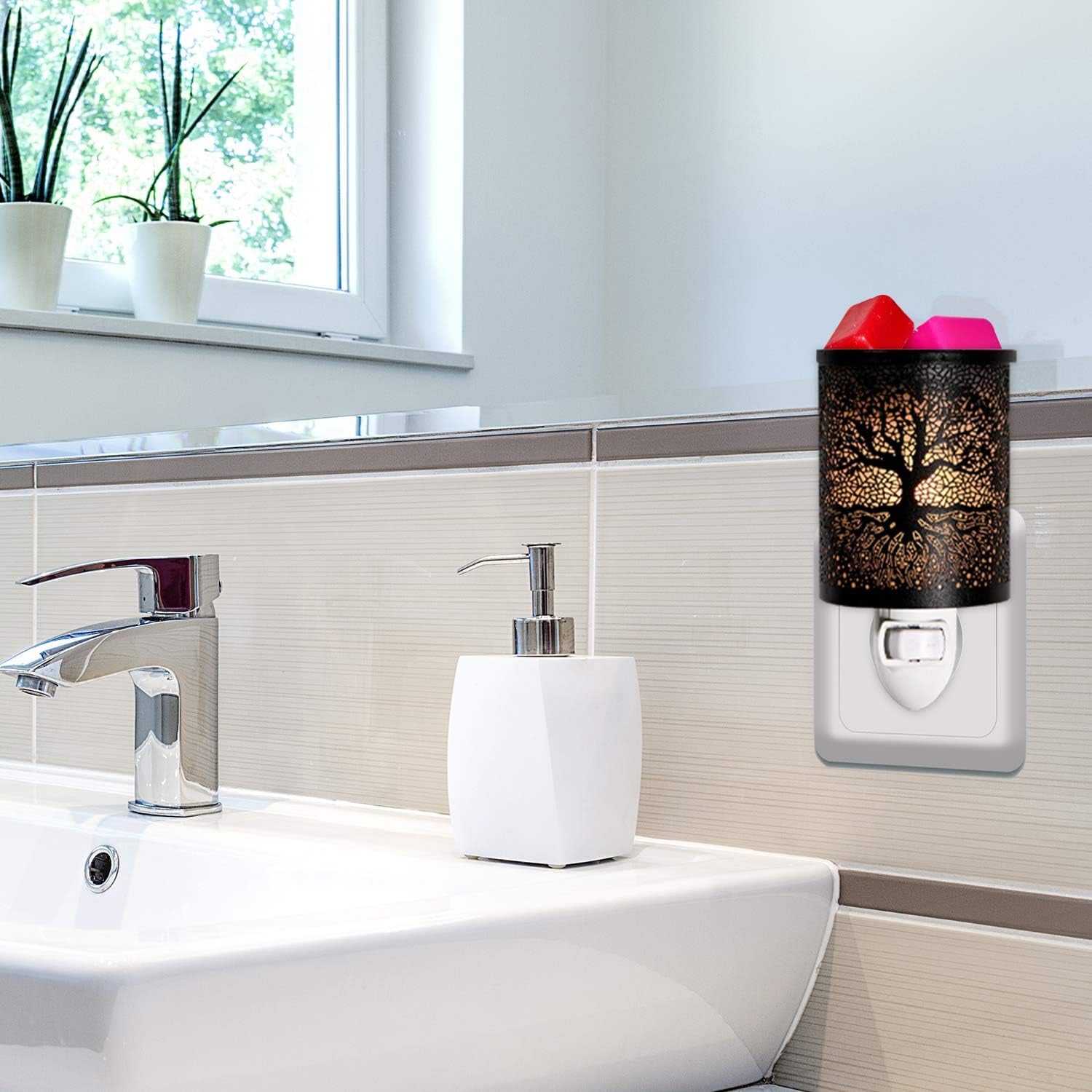 Metal Plug-In Wax Warmer with 1 Pics Silicone Liner, Electric Wax Burner Melter Fragrance Warmer Night Lamp,For Home Bedroom Kitchen Garage Gifts Décor Aromatherapy Spa (Banyan)